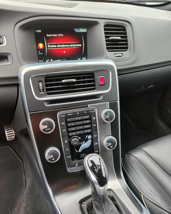 Volvo V60 cena 76400 przebieg: 114000, rok produkcji 2015 z Poznań małe 211